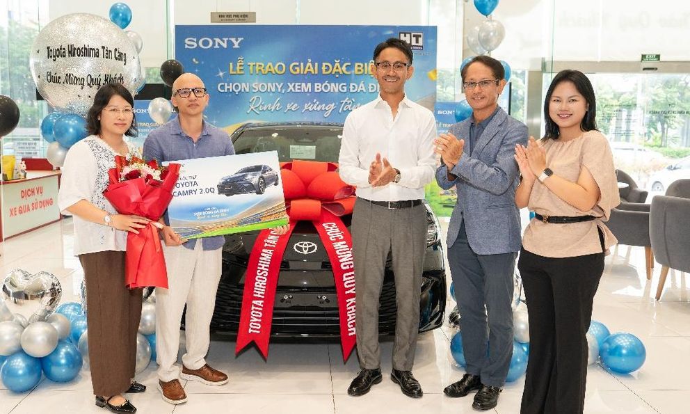 Khách hàng trúng giải ô tô 1,2 tỷ nhờ chương trình khuyến mại của Sony