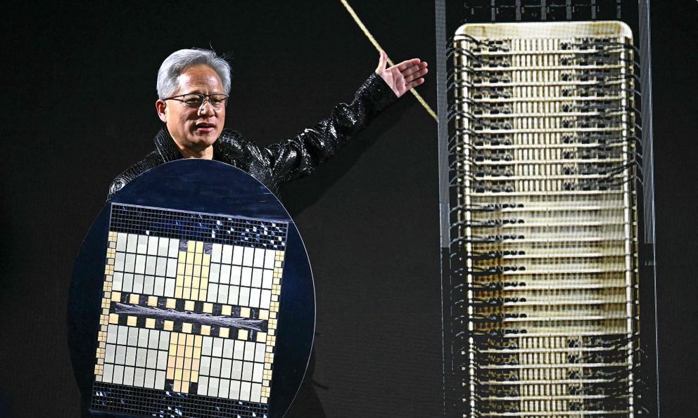 CEO NVIDIA Jensen Huang chúc mừng OpenAI, nói AGI đã đến: Không quên nhắc mọi người GPT-6 được huấn luyện trên chip AI nào