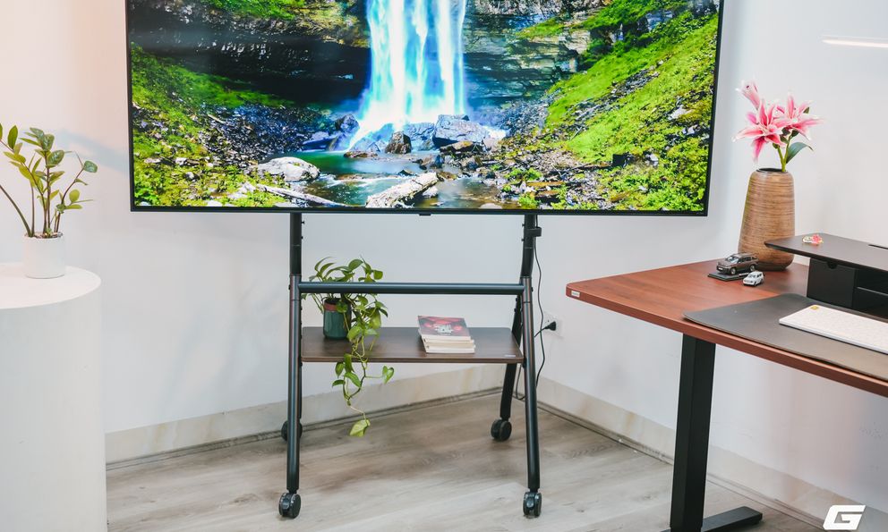 Giá treo TV kéo đi khắp phòng, nhưng đừng mang về nhà