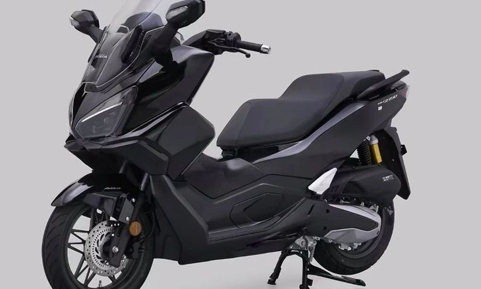 Honda tung mẫu xe tay ga thu nhỏ của Forza 350, trang bị camera hành trình, kính chắn gió chỉnh điện cùng màn hình cảm ứng, giá chưa tới 70 triệu đồng