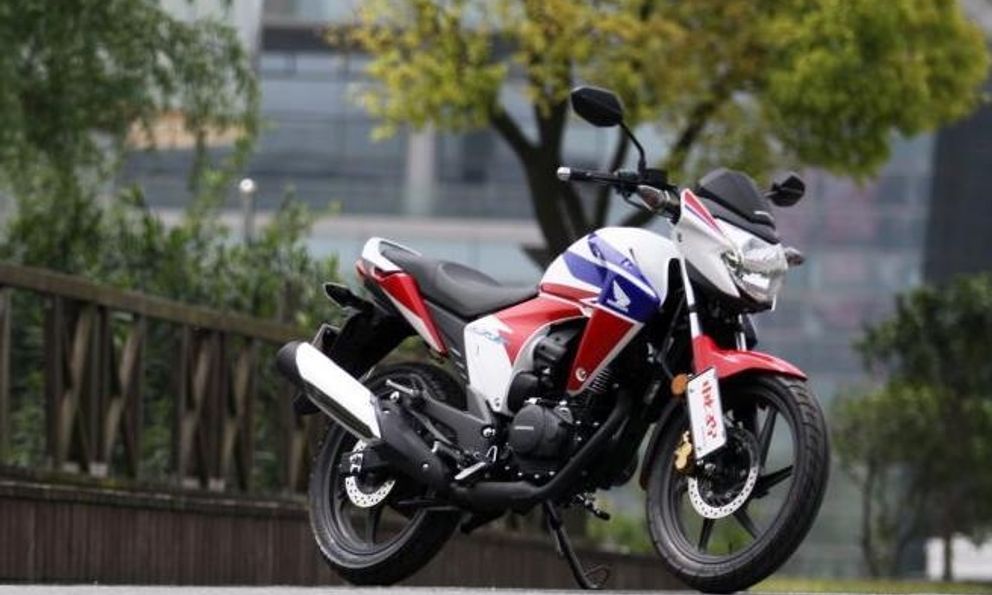 Huyền thoại Honda RR150 bất ngờ tái xuất, cỗ máy thực dụng liệu có sống sót giữa thời đại bão hòa công nghệ?
