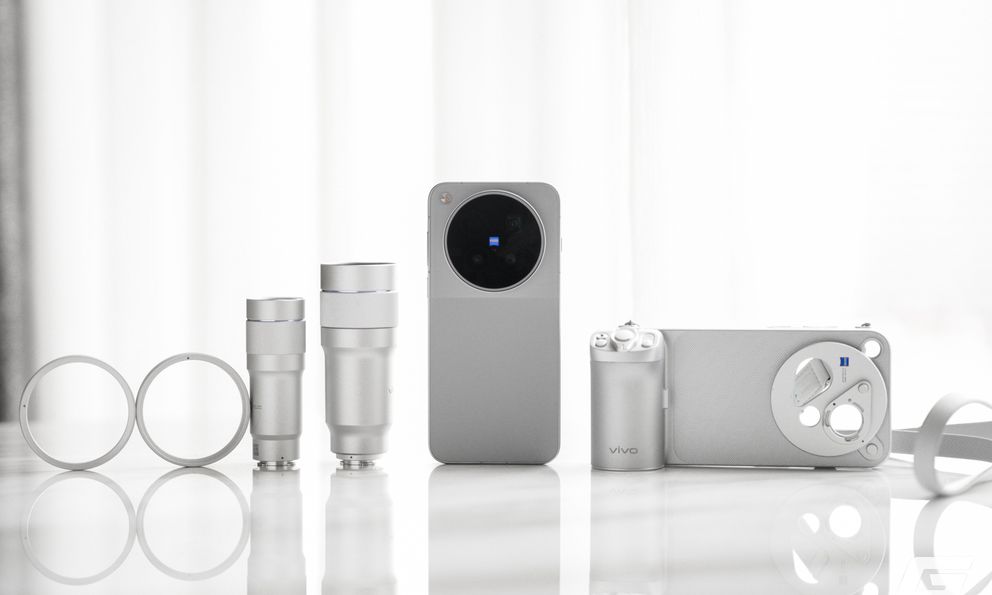 Trên tay vivo X300 Pro Max: Thiết kế nổi bật hơn, camera nâng cấp thấy rõ, cấu hình mạnh, chưa có giá ở Việt Nam