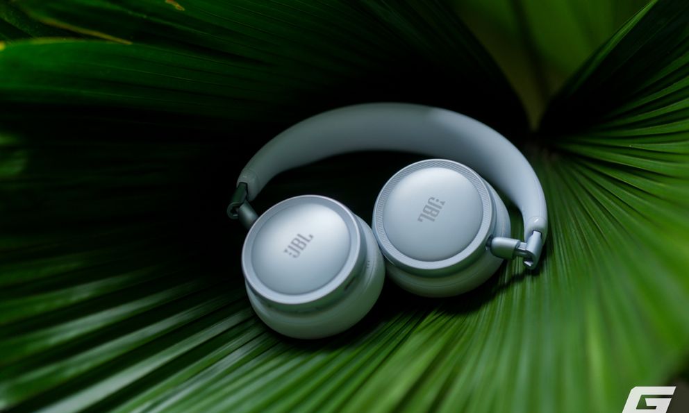 Dùng thử JBL Live 680NC: Bass mạnh, chống ồn tốt, pin 80 giờ, ngoại hình rất hợp gu giới trẻ