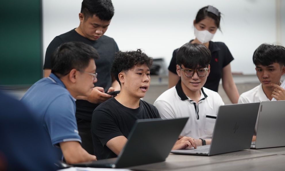 Sinh viên thời AI: Trong nhóm nào cũng có một người như thế này!
