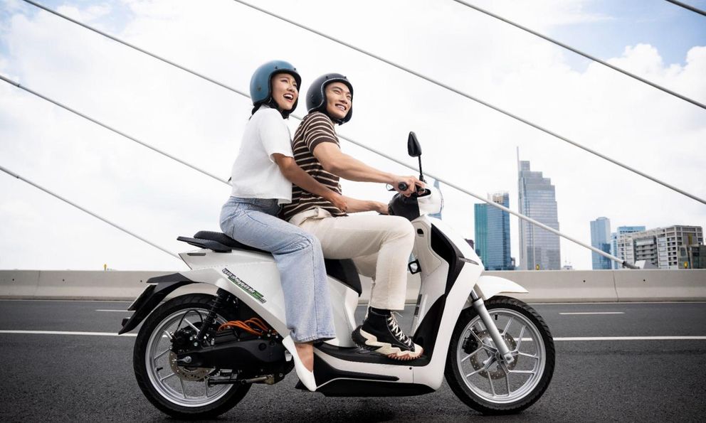 Xe máy điện không chỉ cần đi xa, mà còn cần đi xa hơn về công nghệ và trải nghiệm