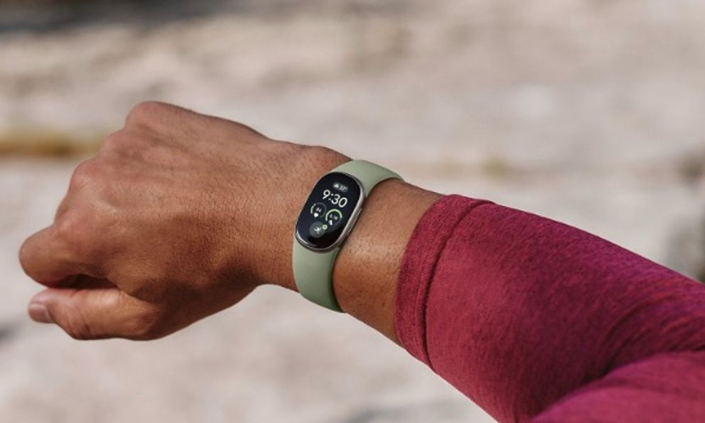 Google vừa ra mắt smartband trông cực cute, nhưng giá thì không!