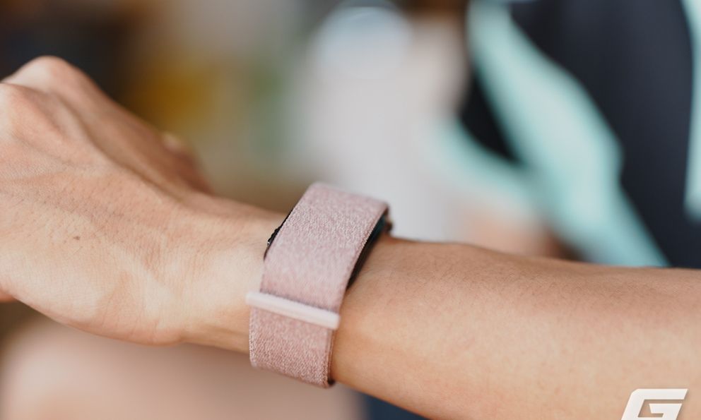 Dùng thử Garmin CIRQA Smart Band- vòng tay sức khỏe không màn hình tránh sao nhãng, pin đến 10 ngày, giá hơn 5 triệu