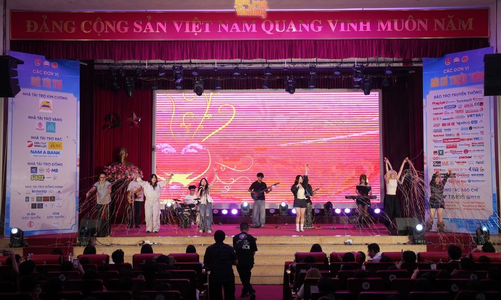 Revolution 2026 khép lại bằng đại nhạc hội có Will và 14 Casper tại trường Báo