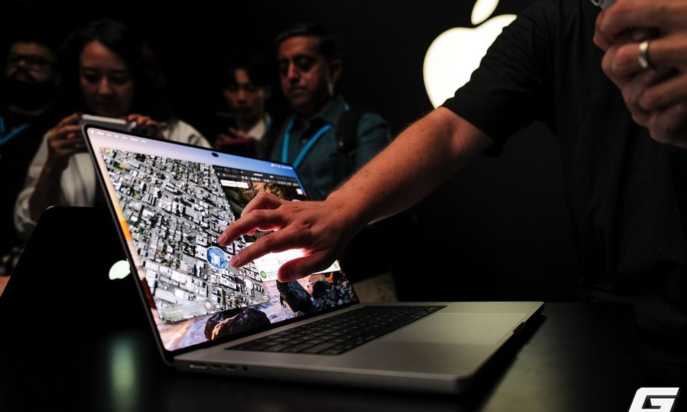Màn hình cảm ứng trên MacBook Pro mới hoạt động như thế nào?