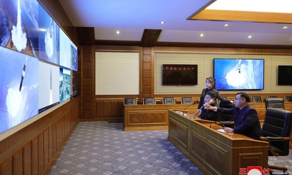 IRBM Triều Tiên bay nhanh gấp 12 lần âm thanh, ông Kim Jong Un rất hài lòng: Không ai có thể chống lại?