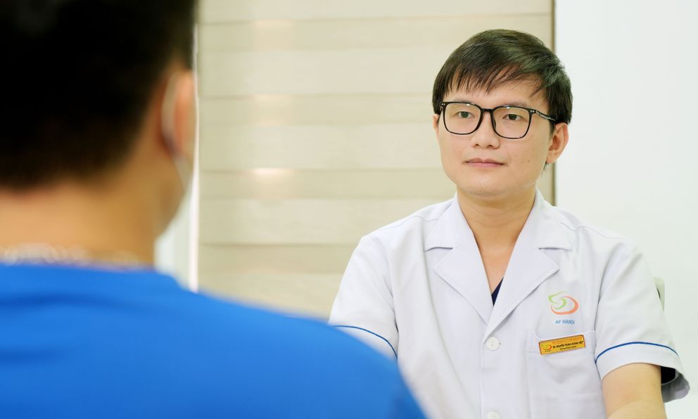 Nam kỹ sư 23 tuổi hoảng hốt đi khám sau 1 lần mát xa