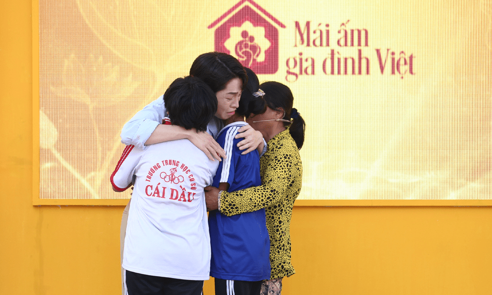 Nam ca sĩ 29 tuổi bỏ nửa tỷ đồng làm một việc quan trọng