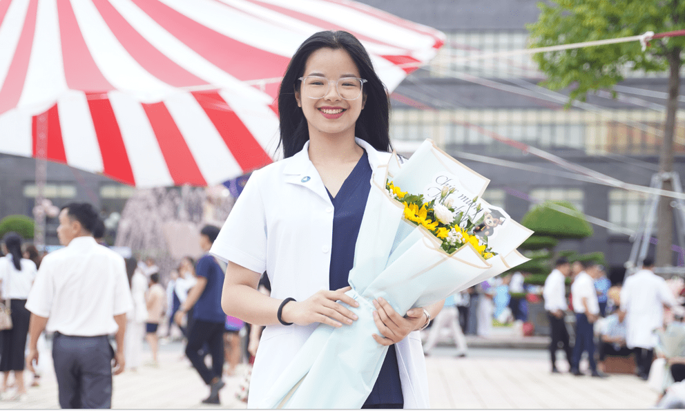 Ban ngày cứu người, ban đêm “đốt cháy” phòng gym: Cuộc sống hai nhịp của nữ bác sĩ GenZ