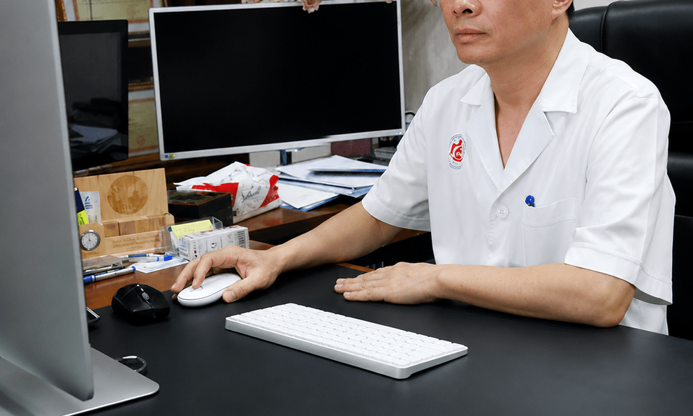 Việt Nam có một vị bác sĩ khiến thế giới phải nhắc tên: Góp mặt trong những ca ghép chi làm nên lịch sử