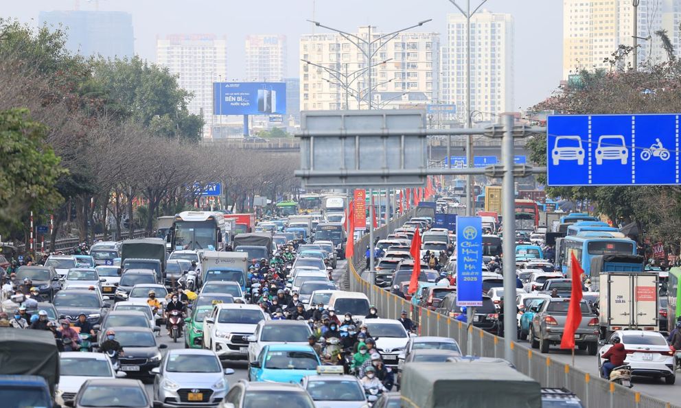 Chính thức kết thúc ngày làm việc cuối cùng trước kỳ nghỉ Tết và đây là cảnh tượng trên đường phố lúc này!