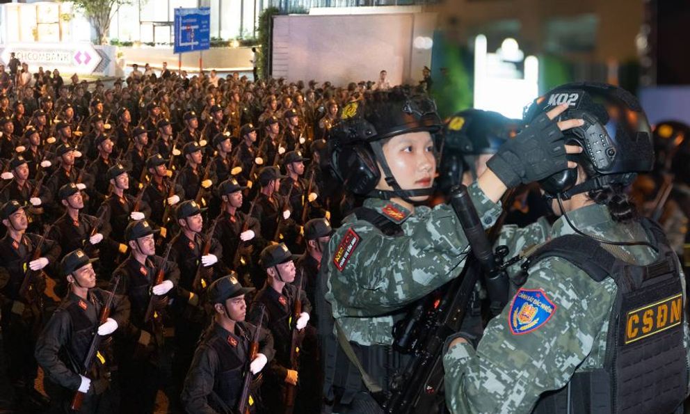 Toàn cảnh đêm Tổng hợp luyện diễu binh giữa trung tâm TP.HCM: Thì ra hòa bình đẹp như thế này!