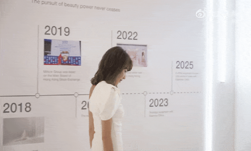 Đệ nhất mỹ nhân Hong Kong bị đồn yêu Lý Hùng, giải nghệ vì 2 người đàn ông tàn tật bây giờ ra sao?