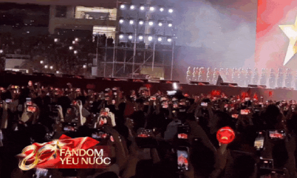 CLIP: Đêm nay tôi đã hát Quốc ca cùng 50.000 người - Tổ quốc trong tim chính là đây