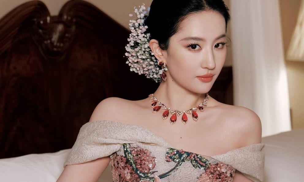 Hot nhất Weibo hiện tại: Nhan sắc của Lưu Diệc Phi khiến 110 triệu người phải… xem lại lịch