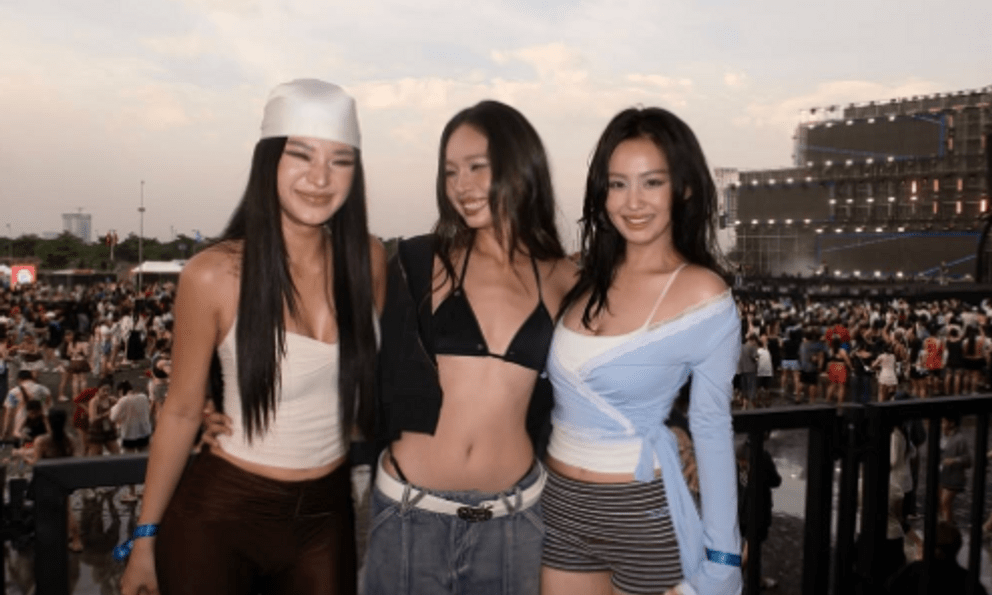 Loạt ảnh nóng bỏng xâm chiếm cõi mạng chỉ sau 1 đêm của loạt TikToker, gái xinh nổi tiếng