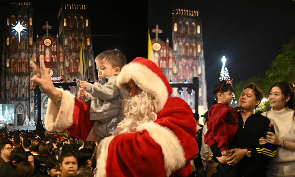 “Biển” người ra đường đón Noel: Hà Nội, TP.HCM đông nghẹt từ sớm