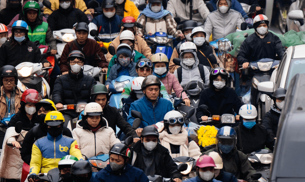 Người dân vượt rét mướt đi làm sau kỳ nghỉ lễ, hàng loạt tuyến đường ùn tắc