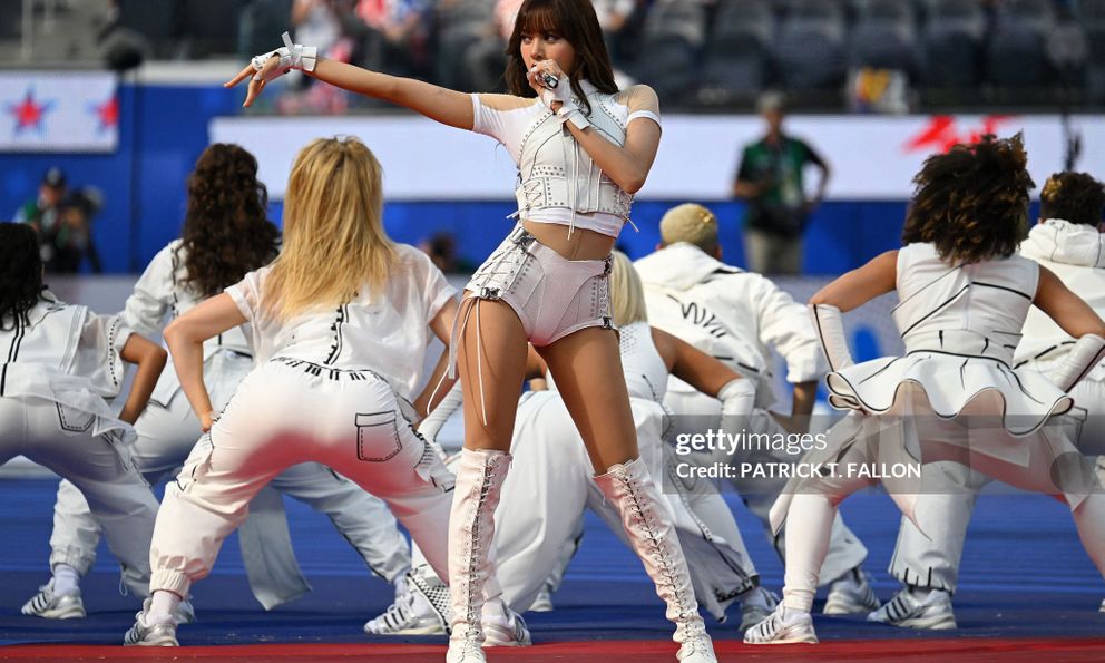 Khai mạc World Cup 2026 tại Mỹ: Lisa (BLACKPINK) đổ bộ biến Los Angeles thành đại nhạc hội toàn cầu