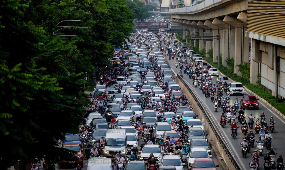 5 ngày nghỉ lễ bắt đầu từ mai: Đường phố Hà Nội và TPHCM lúc này!