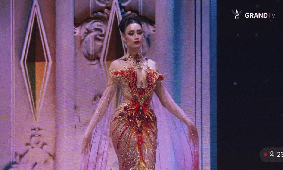 Bán kết Miss Grand International: Emoura Phạm đẹp phát sáng, fan Việt thở phào với váy dạ hội đổi đúng phút chót
