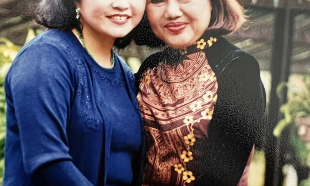 Danh ca Hương Lan: “Tôi phải chịu đựng những điều không ai chịu được”