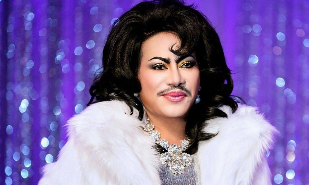 Một khán giả trăm tuổi bật khóc trước ca sĩ quái dị: “Thế là mãn nguyện, có chết cũng vui”