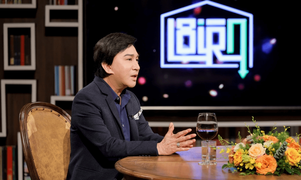 Nam NSƯT sở hữu hàng nghìn cây vàng, chi cả trăm tỷ thay 30 xe hơi vẫn ăn bánh ướt, hủ tíu lề đường