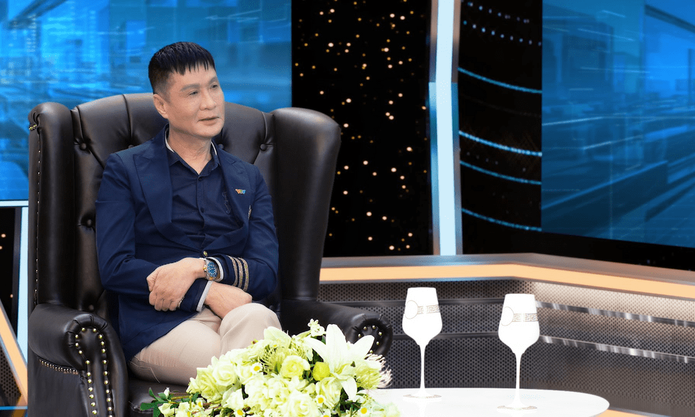 Đạo diễn Lê Hoàng: “Nhiều người viết bài báo còn không sạch, cũng gọi là nhà văn”