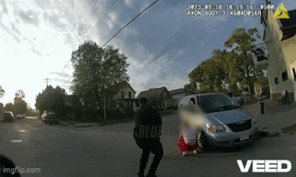 Chó pitbull cắn tử vong bé trai 8 tuổi, nhân chứng cố giải cứu trong tuyệt vọng: Hiện trường gây ám ảnh!