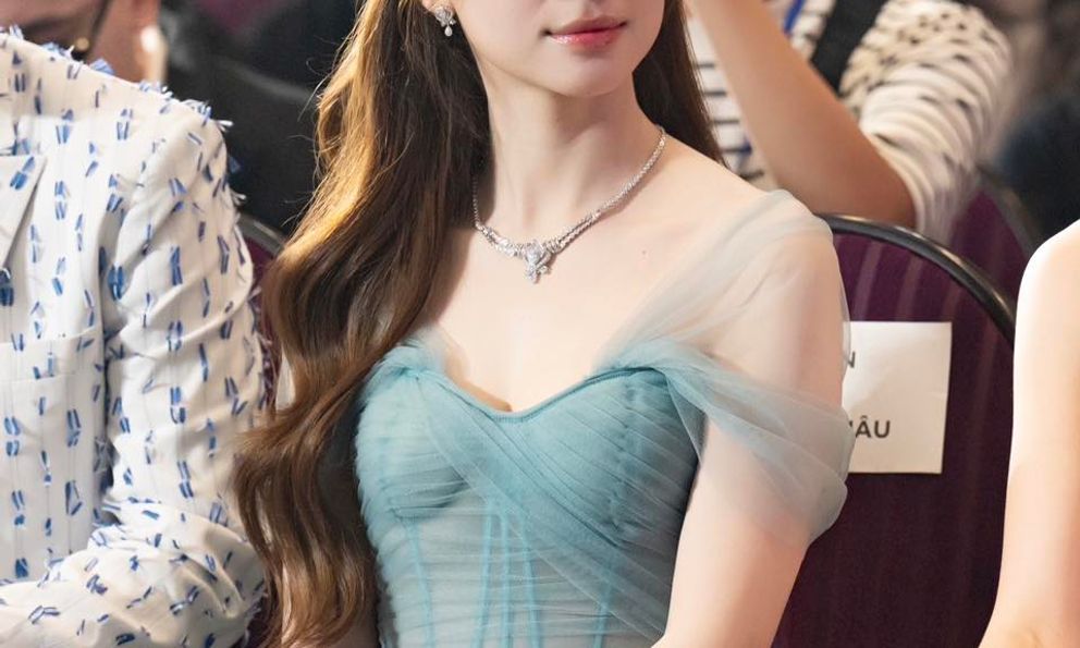 Hòa Minzy: “Những lúc Hòa mệt mỏi nhất, đau khổ nhất thì anh luôn ở bên cạnh”