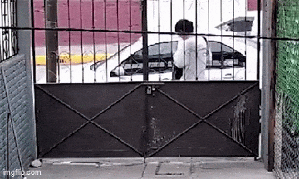 Sinh con xong rồi đưa cho bạn trai, người phụ nữ bàng hoàng khi chứng kiến hành động của bố đứa bé