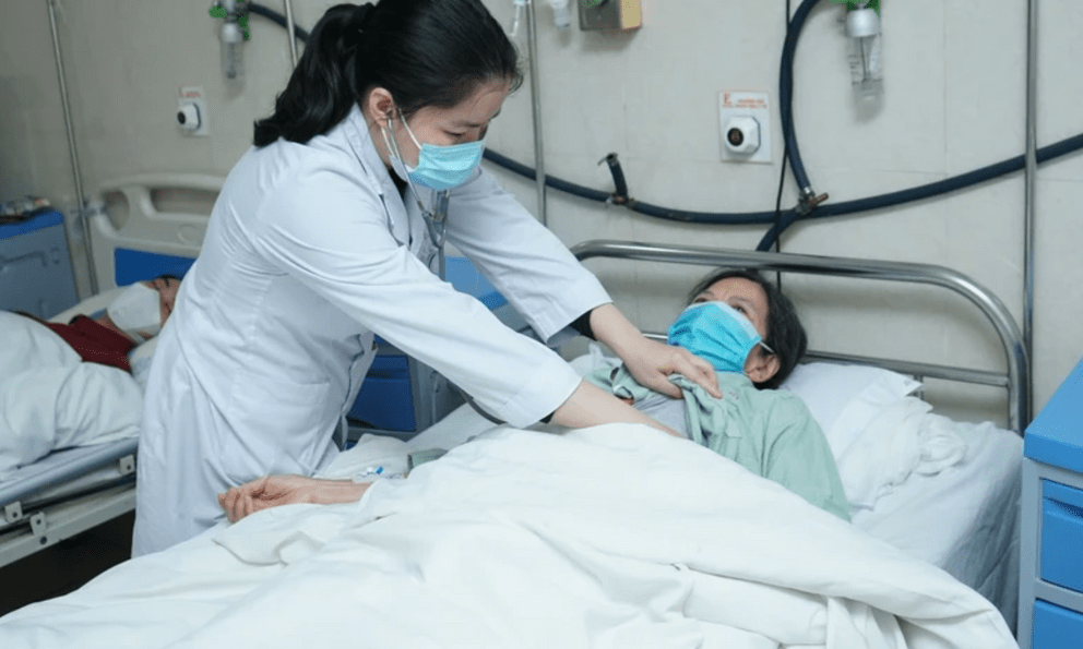 Bác sĩ Bệnh viện E cảnh báo 1 điều không nên tự ý làm khi mắc cúm