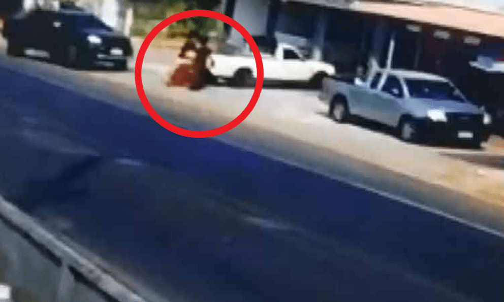 Chồng bắn vợ rồi tự sát trên xe bán tải, nguyên nhân được tiết lộ khiến nhiều người bất ngờ