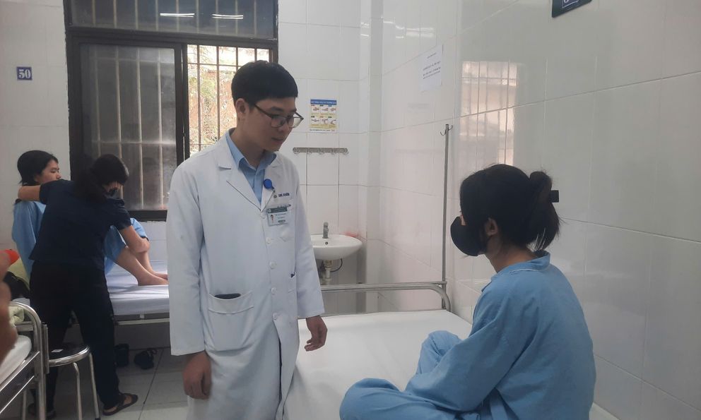 Hai nữ sinh nhập viện tâm thần vì cùng 1 lý do: Bác sĩ chỉ rõ 6 dấu hiệu cha mẹ cần đặc biệt chú ý