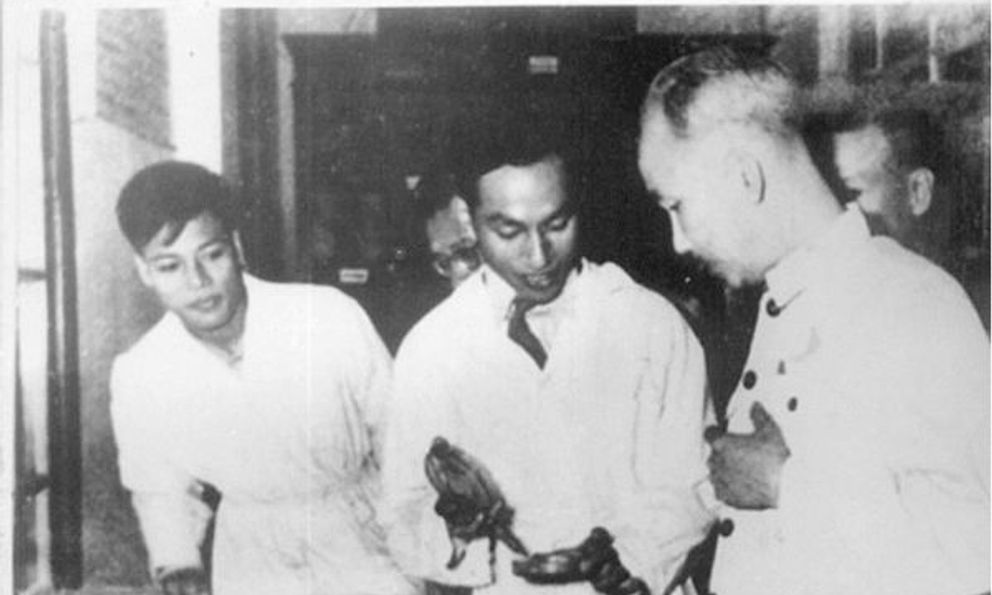 Vị bác sĩ phẫu thuật đầu tiên của Việt Nam khiến người Pháp phải nể phục, làm 2 điều chưa có tiền lệ