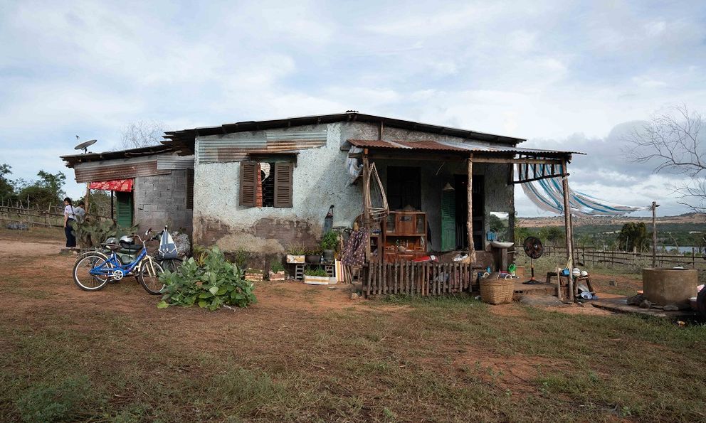 Làm một điều “ngược đời” trong Lật Mặt 8, Lý Hải được người dân giúp đỡ hết sức