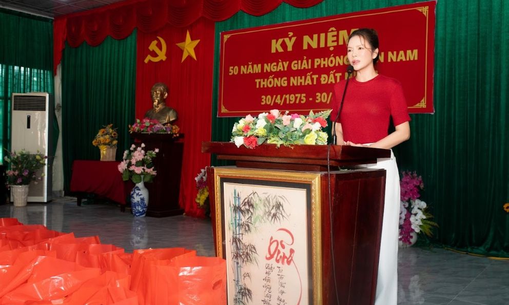 Nữ diễn viên là chủ tịch công ty giàu có vừa từ Đài Loan về vội làm một việc