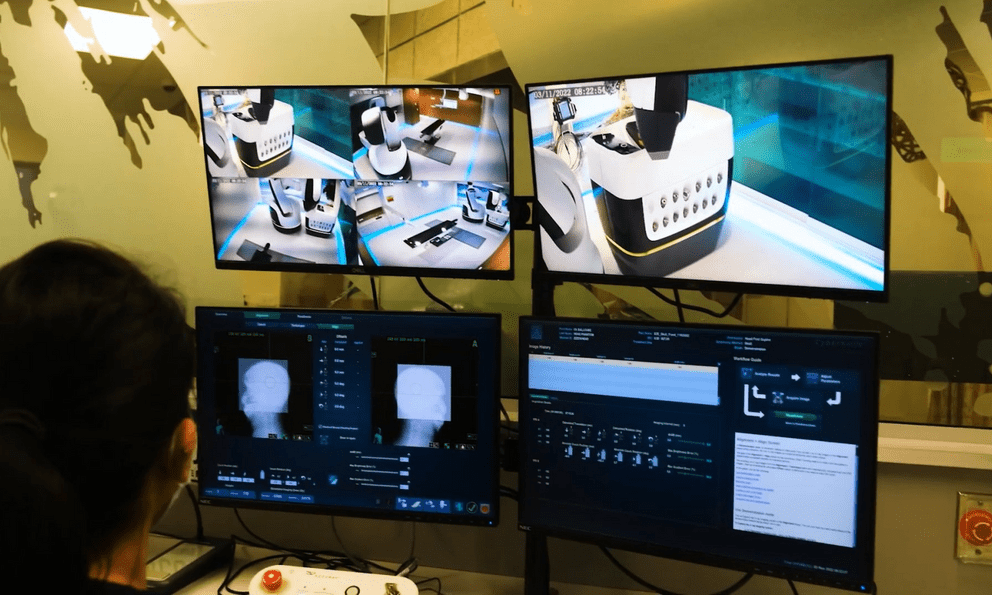 Đưa robot 200 tỉ điều trị ung thư không xâm lấn về Việt Nam: Cỗ máy lần đầu hiện diện tại ĐNÁ có gì?