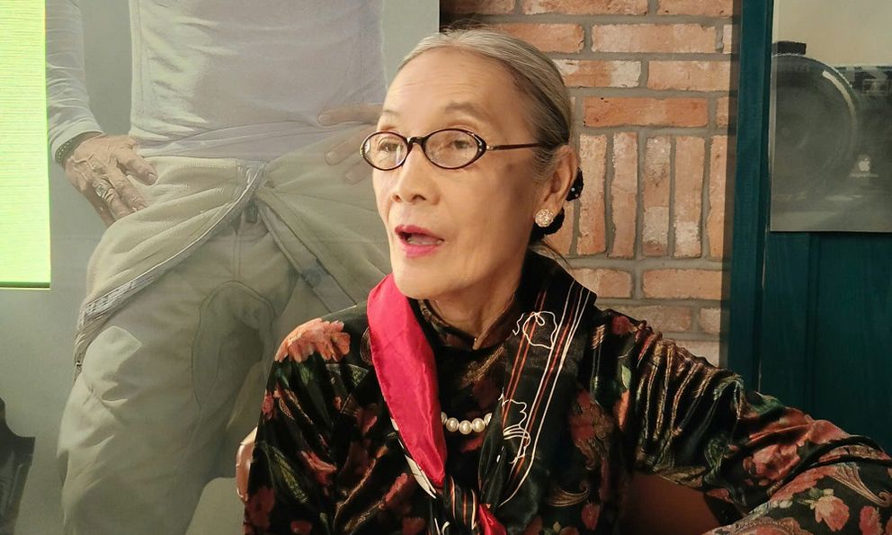 Nữ diễn viên nổi tiếng, 73 tuổi vẫn miệt mài đi phim: “Tôi dùng cát-xê đóng học cho cháu nội”