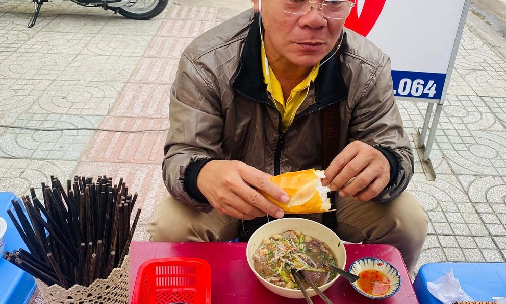 Nam nghệ sĩ lấy vợ gia thế, ở hơn 1 năm nửa đêm ôm quần áo bỏ trốn, U60 mới mua được nhà trả góp