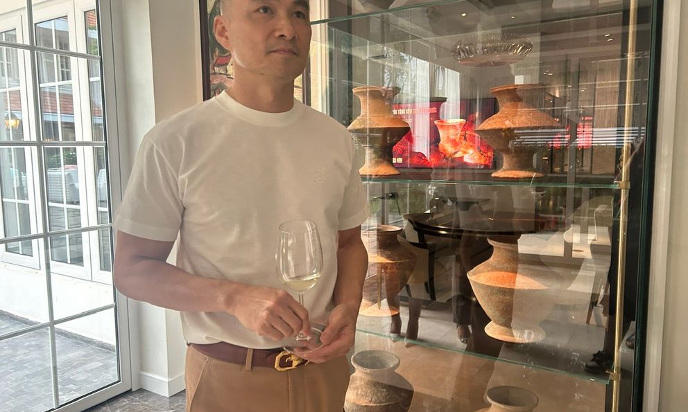 Diễn viên Chi Bảo lên chức giám đốc, nắm giữ bảo vật quốc gia