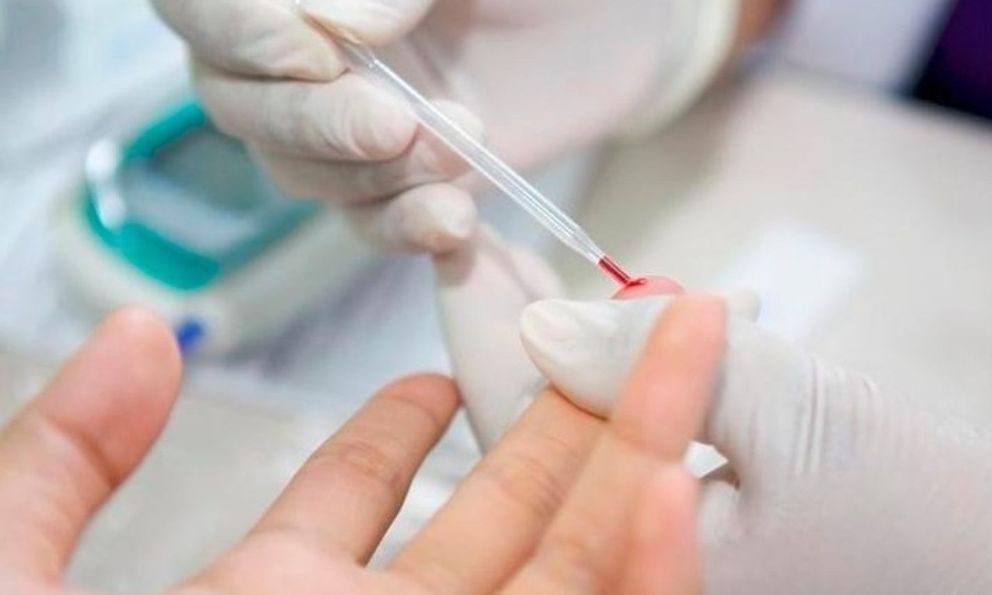 Giấu vợ đi xét nghiệm ADN với hai con sinh đôi, người đàn ông khóc nức nở khi xem kết quả
