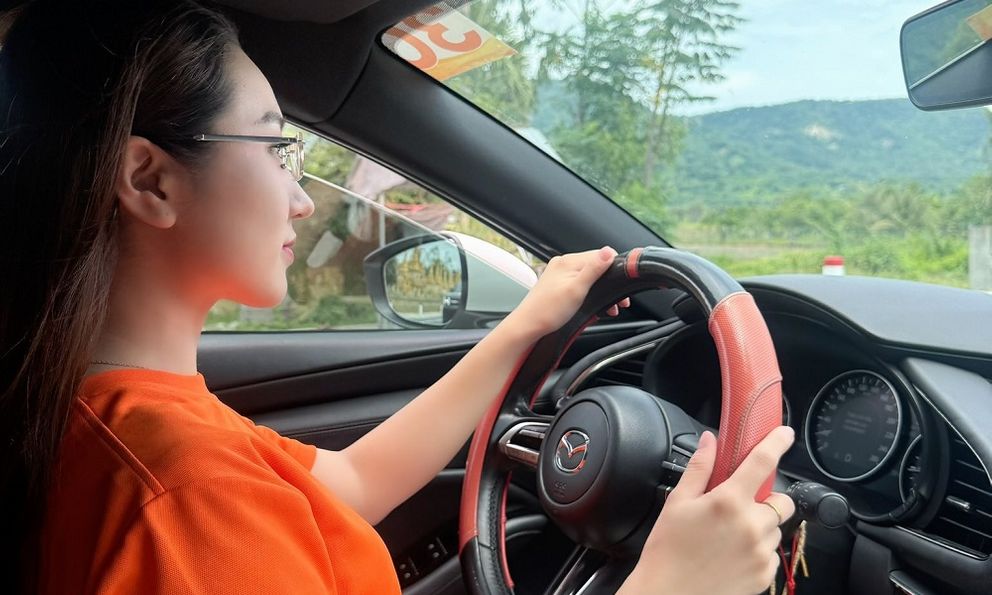 Nữ ca sĩ hủy hôn trước ngày cưới 1 tuần, nhiều đại gia ngàn tỷ vây quanh, 34 tuổi là doanh nhân thành đạt