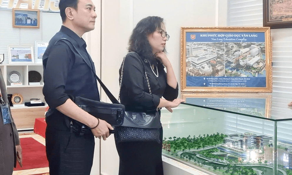Nam diễn viên 18 năm chăm mẹ tai biến, 52 tuổi bỡ ngỡ khi pha sữa cho con, 56 tuổi lên chức Chủ tịch