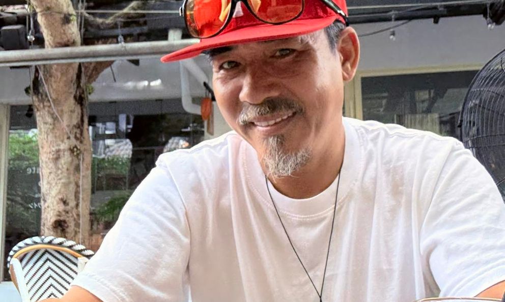 Nam đạo diễn phim doanh thu trăm tỷ, lấy vợ kém 12 tuổi: 